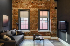 Luxe LF Square 1BR with Rooftop by Zencity